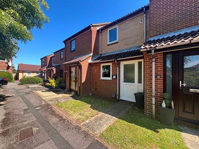 2 Bedroom Terraced House To Rent In Vincent Close, New Milton, Hampshire., BH25