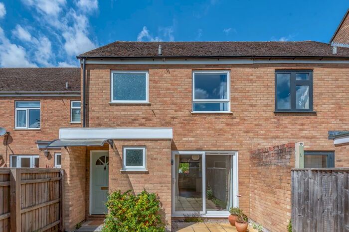 3 Bedroom Terraced House To Rent In Woodstock, Oxfordshire, OX20