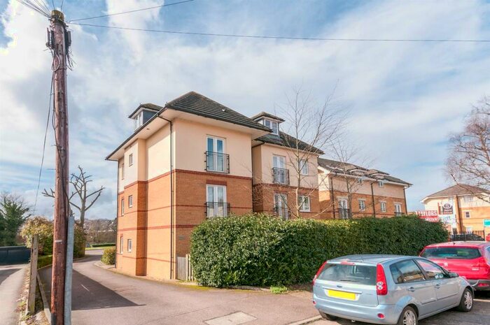 2 Bedroom Apartment To Rent In Ebberns Road, Hemel Hempstead, HP3