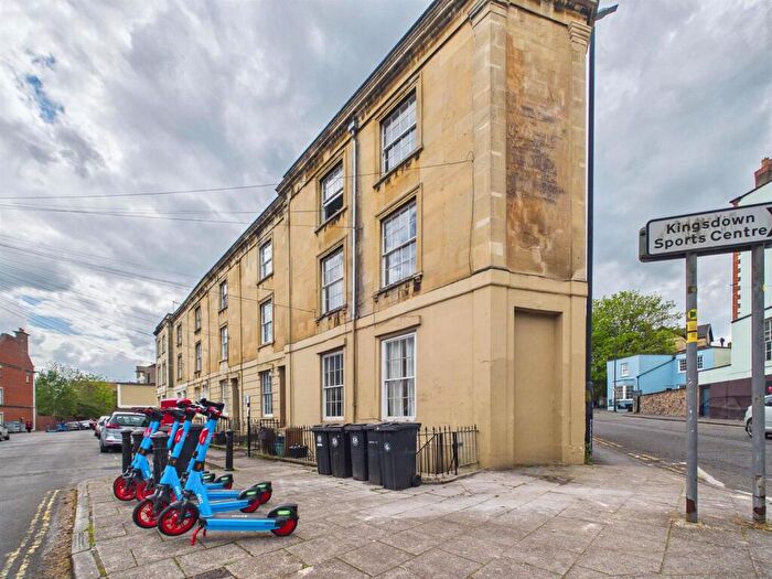 2 Bedroom Apartment To Rent In Clevedon Terrace, Kingsdown, Bristol, BS6
