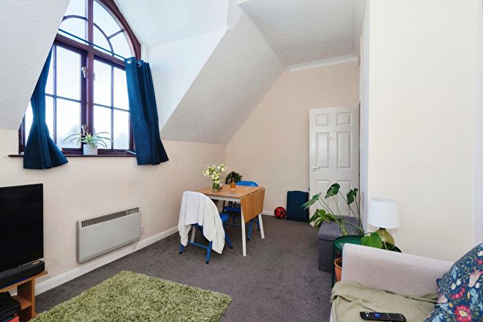 1 Bedroom Flat For Sale In Blatchington Road, Hove, East Sussex, BN3