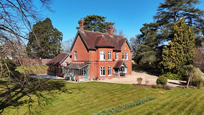 5 Bedroom Detached House For Sale In Salisbury Road, Calmore, Southampton, Hampshire, SO40