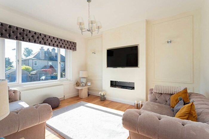4 Bedroom Detached House For Sale In Venturefair Avenue, Dunfermline, Fife, KY12
