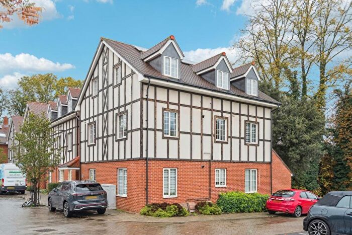 2 Bedroom Apartment To Rent In Grange Road, Chalfont St Peter, SL9