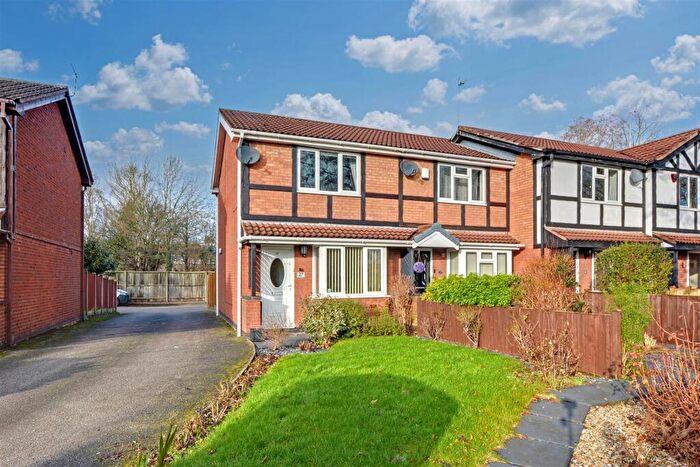 2 Bedroom End Of Terrace House For Sale In Stratford Close, Colwick, Nottingham, NG4
