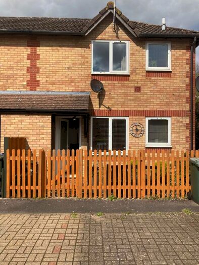 1 Bedroom Semi-Detached House To Rent In Broome Way, Banbury, Oxfordshire, OX16