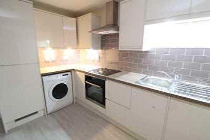 2 Bedroom Flat To Rent In Flat St Johns Corner, - Whitelow Road, Chorlton, M21
