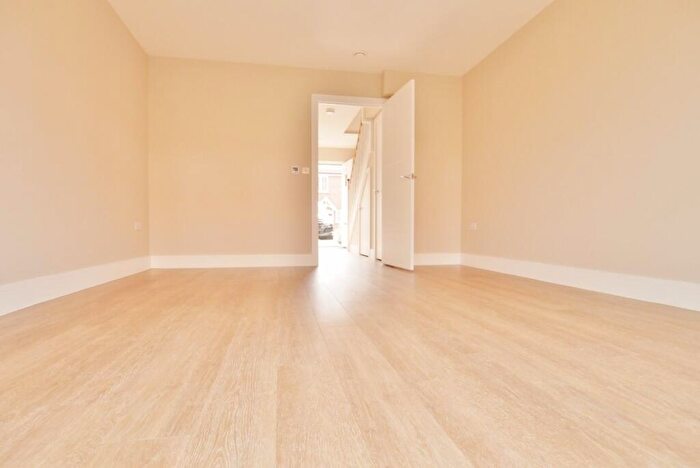 2 Bedroom End Of Terrace House To Rent In Longhurst Avenue, Highwood, Horsham, RH12