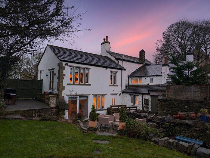 4 Bedroom Character Property For Sale In The Green, Eldwick, BD16