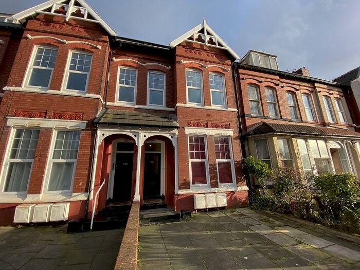 2 Bedroom Flat To Rent In King Street, Southport, Merseyside., PR8