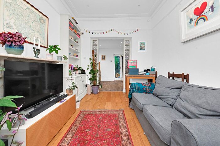 2 Bedroom Flat To Rent In Mount Pleasant Villas, Ferme Park, N4