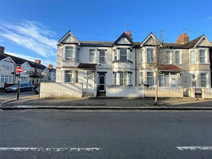 2 Bedroom Terraced House For Sale In Beaconsfield Road, Southall, Greater London, UB1