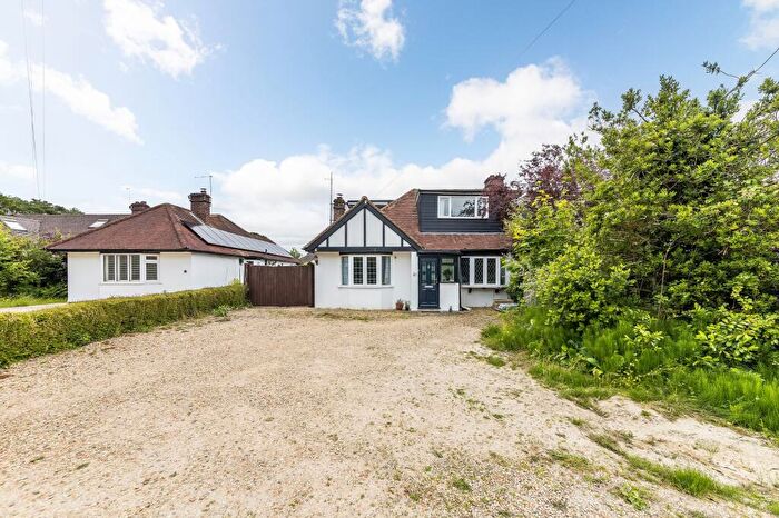 4 Bedroom Semi-Detached Bungalow For Sale In Park Road, Didcot, OX11