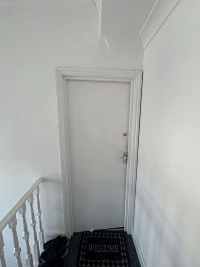 1 Bedroom Flat To Rent In High Road, Ilford, IG3