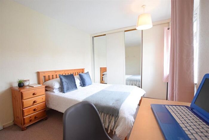 4 Bedroom End Of Terrace House To Rent In Bassingham Crescent - Student House - /, LN2