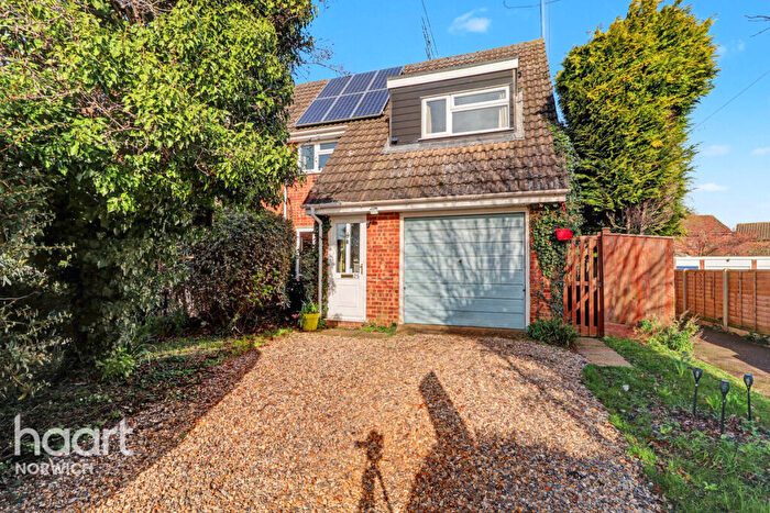 3 Bedroom End Of Terrace House For Sale In Brayfield Way, Norwich, NR6