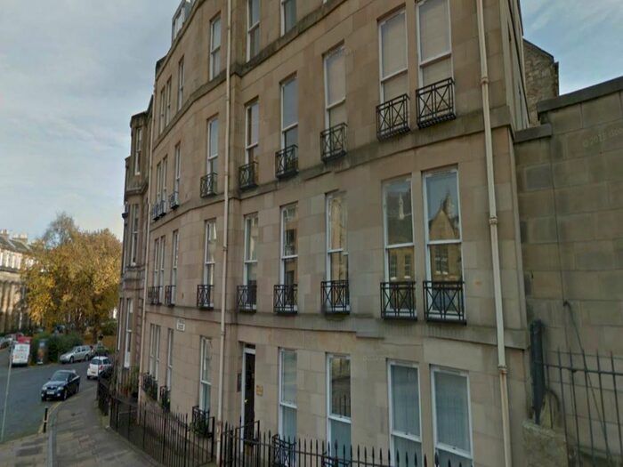 2 Bedroom Flat To Rent In St Bernards Crescent, Edinburgh, Midlothian, EH4