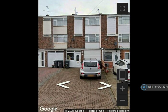 4 Bedroom Terraced House To Rent In Lennox Road, Gravesend, DA11