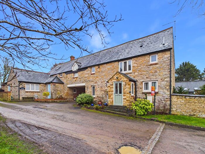 3 Bedroom Barn Conversion For Sale In High Street North, Tiffield, NN12