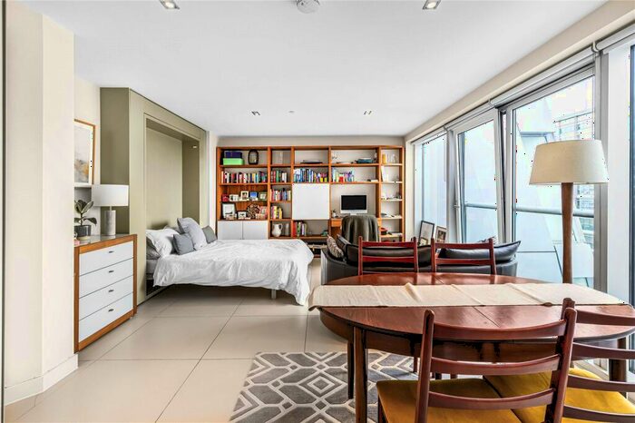 1 Bedroom Apartment To Rent In Bezier Apartments, City Road, London, EC1Y