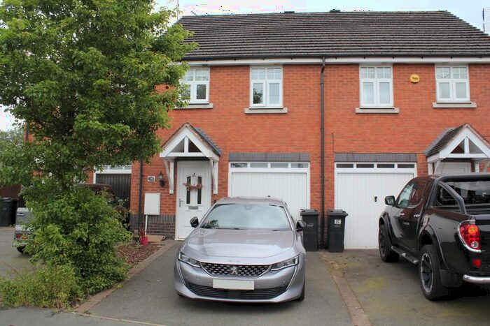 3 Bedroom Semi-Detached House To Rent In Bird Street, Dudley, DY3