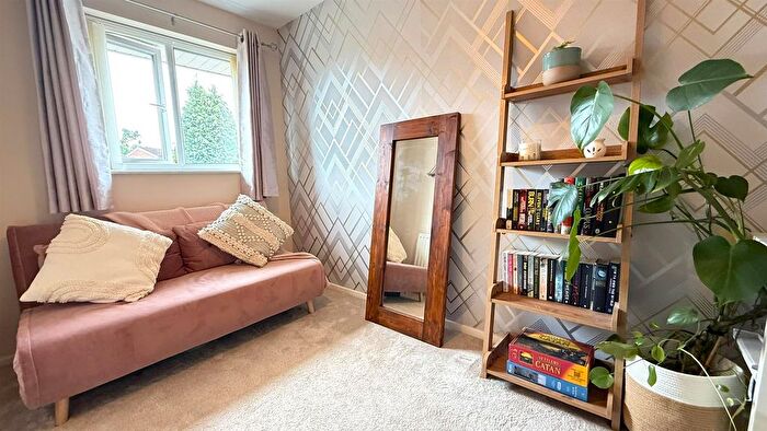 2 Bedroom Semi-Detached House For Sale In Cookes Croft, Birmingham, B31