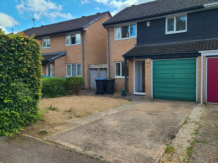 3 Bedroom Semi-Detached House To Rent In Forresters Drive, Welwyn Garden City., AL7