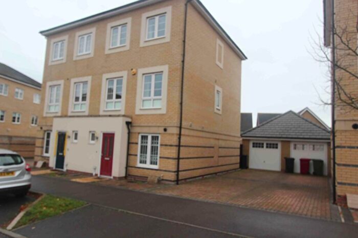 4 Bedroom House To Rent In Slough, Kings Reach - Unfurnished, SL3