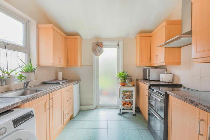 7 Bedroom Property To Rent In Cann Hall Road, Leytonstone, London, E11