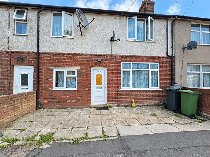 3 Bedroom Terraced House To Rent In Selbourne Road, Luton, LU4