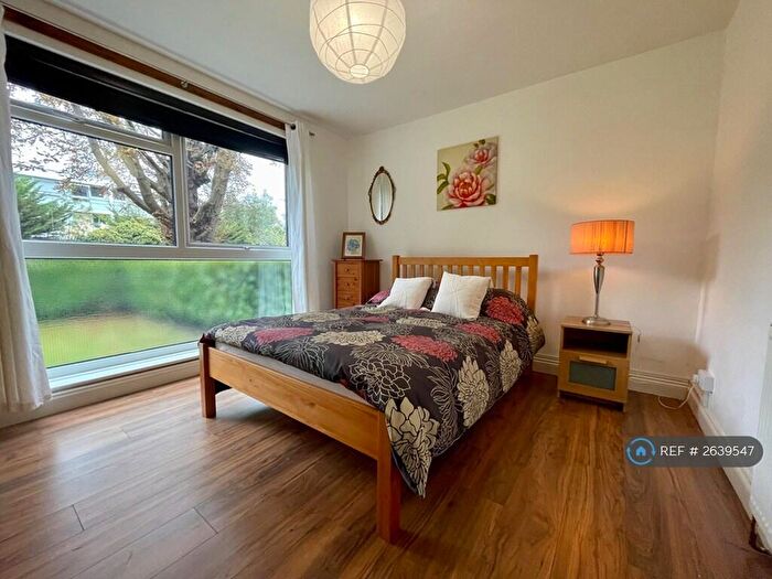 2 Bedroom Flat To Rent In Belmont Hill, London, SE13