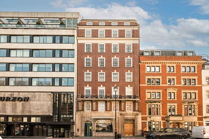 3 Bedroom Flat To Rent In Curzon Street, Mayfair, W1J