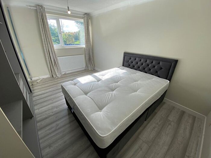 1 Bedroom Apartment To Rent In Coventry Close, SG1