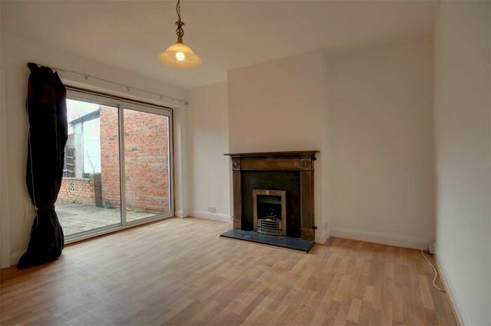 2 Bedroom Maisonette Flat To Rent In Sandhurst Road, London, Middlesex, N9