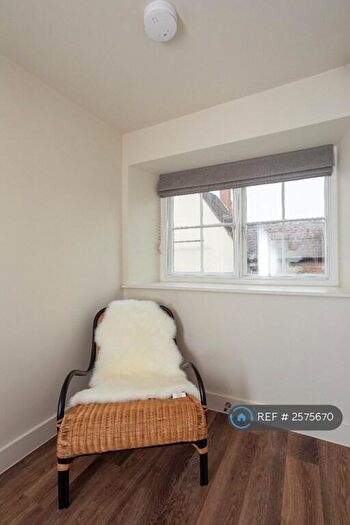 1 Bedroom Flat To Rent In High Street, Chipping Norton, OX7