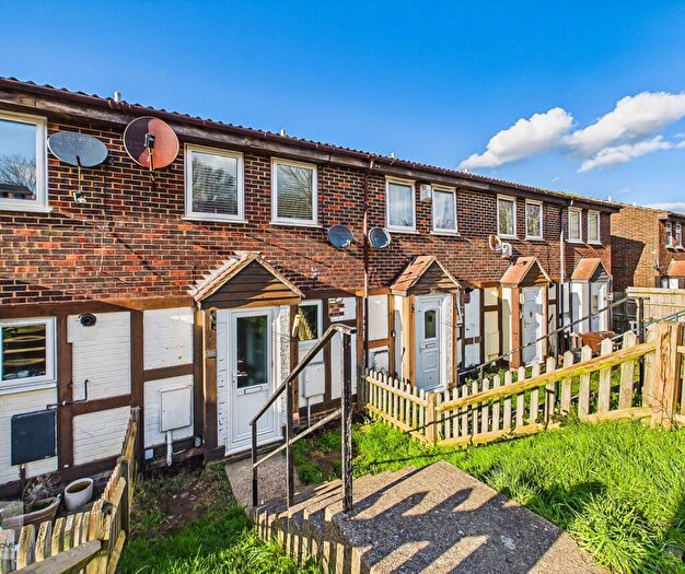 2 Bedroom Terraced House For Sale In Heritage Road, Chatham, ME5