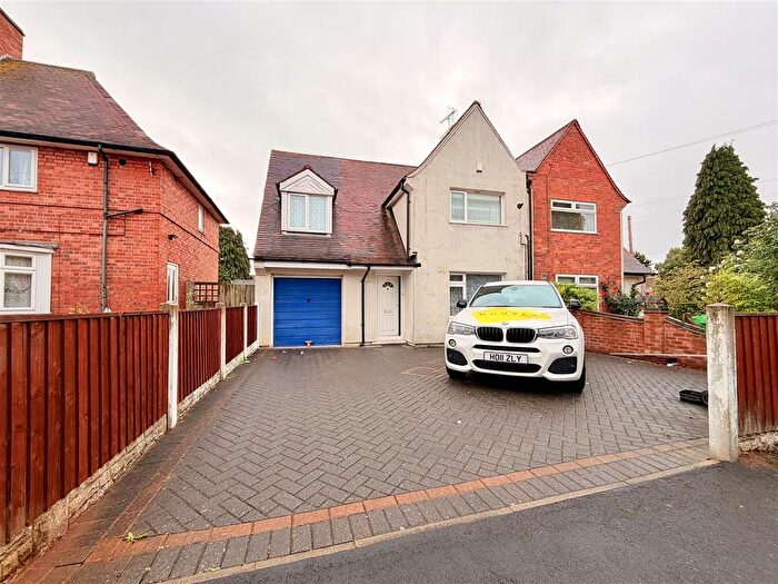 3 Bedroom Semi Detached House To Rent In Shepton Crescent, Nottingham, NG8