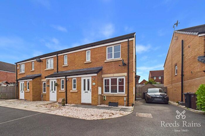 3 Bedroom End Of Terrace House For Sale In Scatcherd Mews, Morley, Leeds, West Yorkshire, LS27