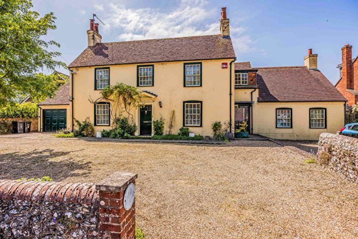 3 Bedroom Detached House For Sale In Old Bedhampton, Hampshire, PO9
