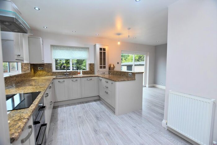 4 Bedroom Detached House To Rent In Lynmouth Rise, St. Mary Cray, Orpington, BR5