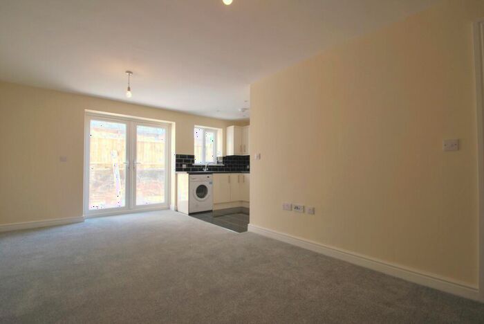 2 Bedroom Flat To Rent In Bryn Pinwydden, Pentwyn, CF23