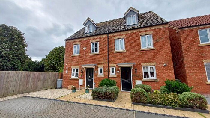 3 Bedroom Town House For Sale In Salisbury Gardens, Bourne, PE10