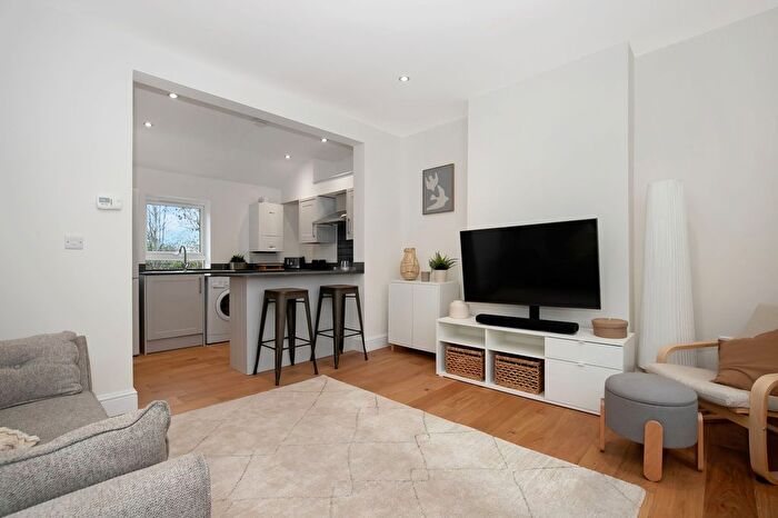 2 Bedroom Flat For Sale In St. Werburghs Park, Bristol, BS2