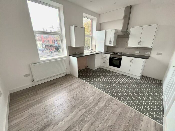 3 Bedroom Flat To Rent In Christchurch Road, Boscombe, Bournemouth, BH1