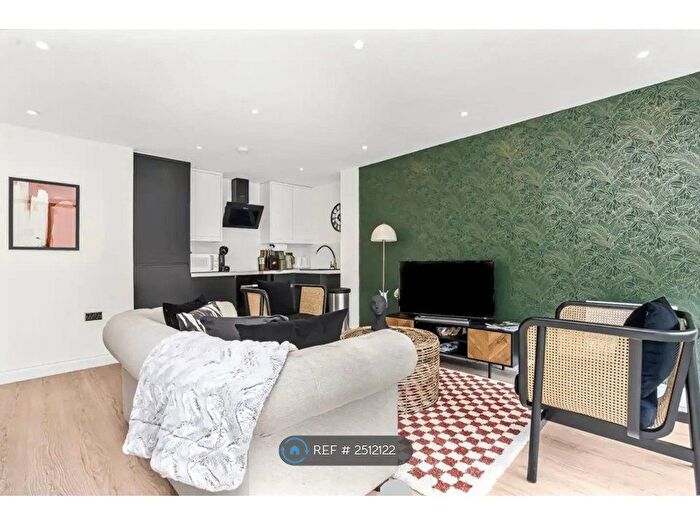 4 Bedroom Flat To Rent In Clammas Way, Uxbridge, UB8