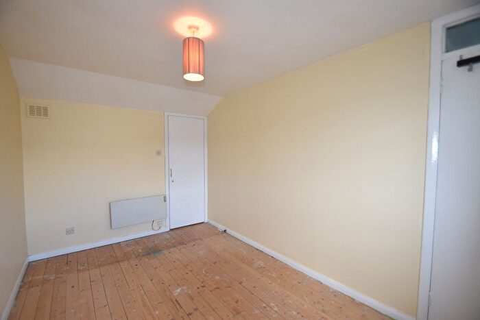 3 Bedroom End Of Terrace House For Sale In Barclay Way, Livingston, EH54