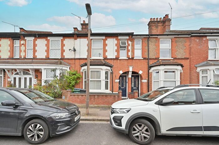 3 Bedroom Terraced House For Sale In Sandringham Road, Watford, WD24