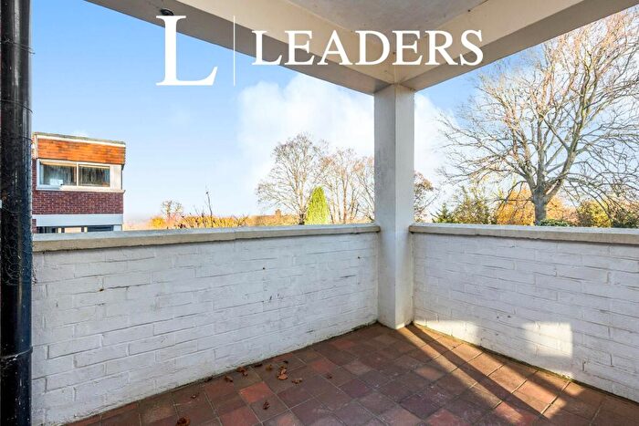 2 Bedroom Apartment To Rent In Warren Road, Guildford, GU1
