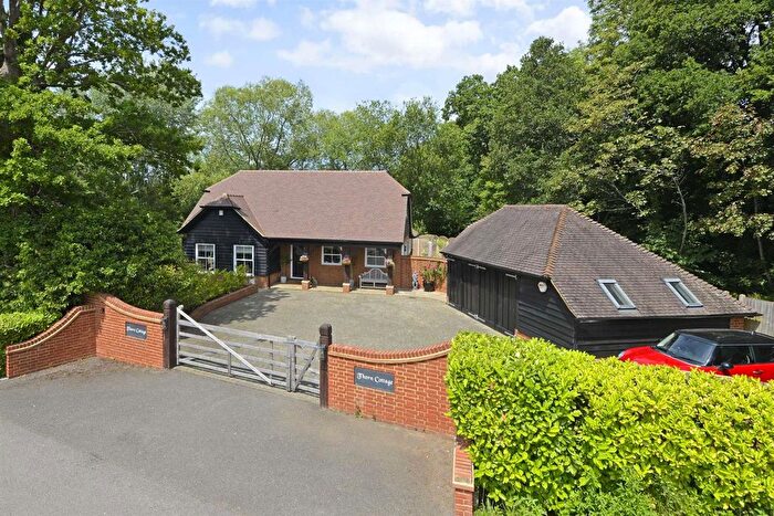 4 Bedroom Detached House For Sale In Upfold Lane, Cranleigh, GU6
