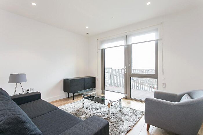 2 Bedroom Apartment To Rent In Rathbone Market, London, E16